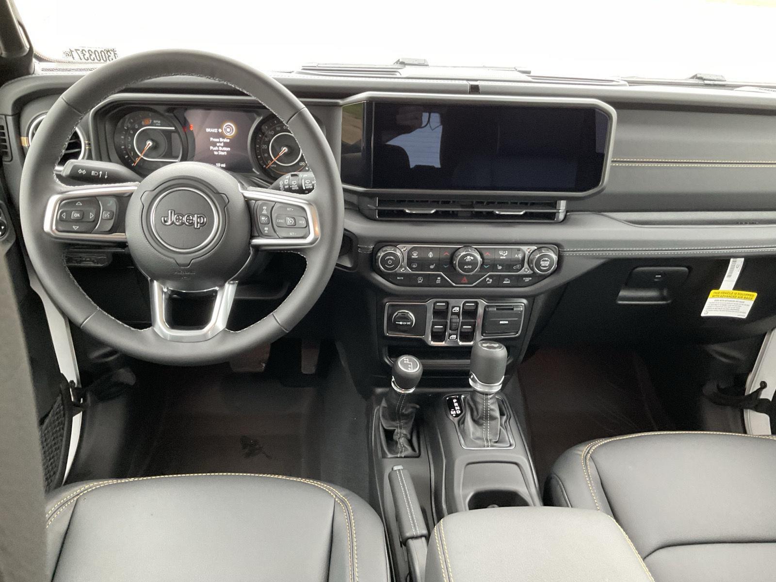 Vehicle photo 18