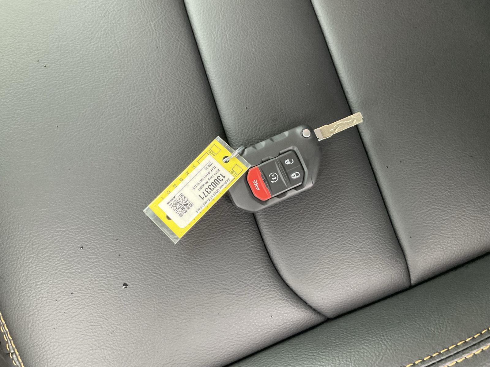 Vehicle photo 22