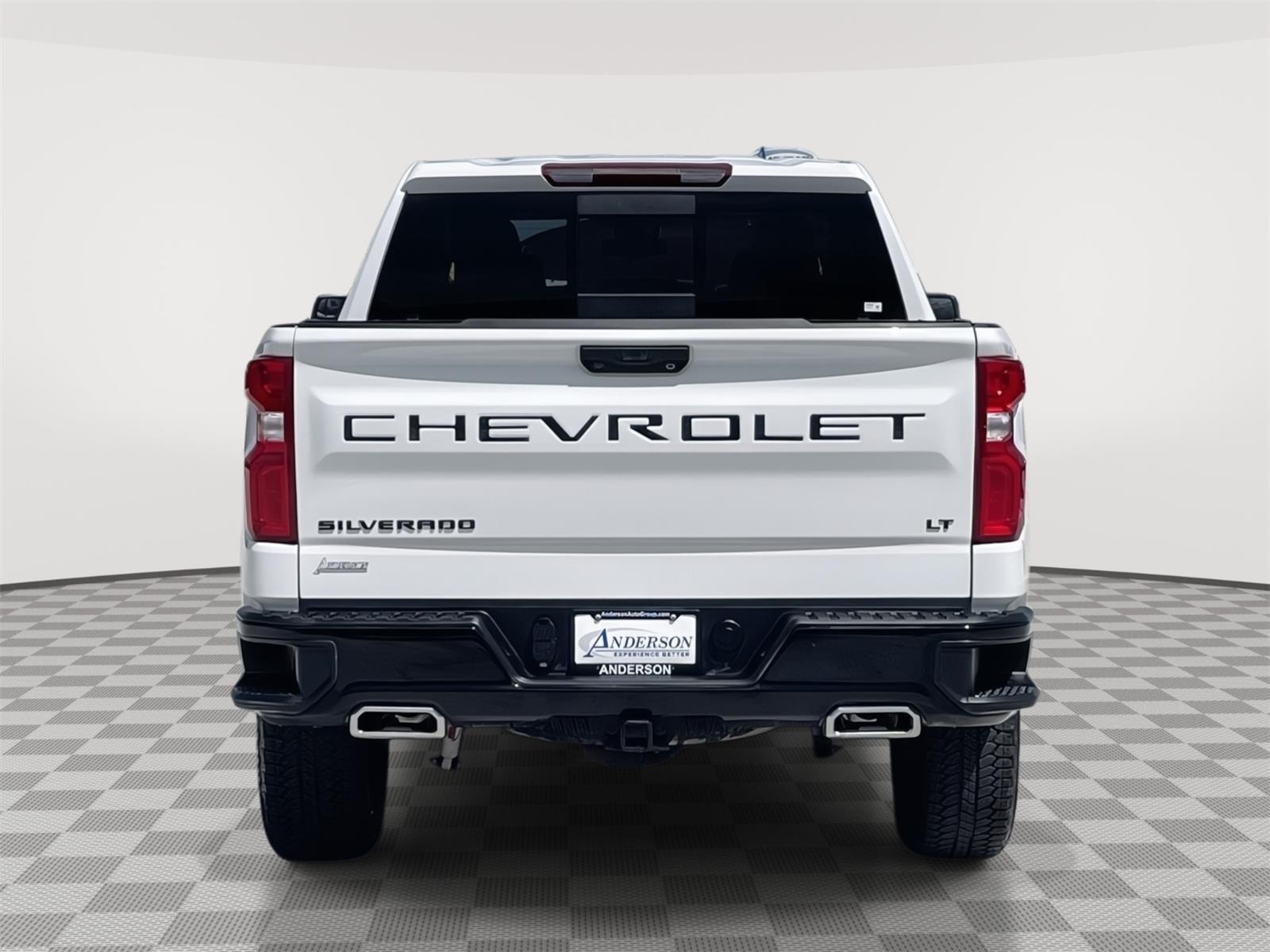 Vehicle photo 5