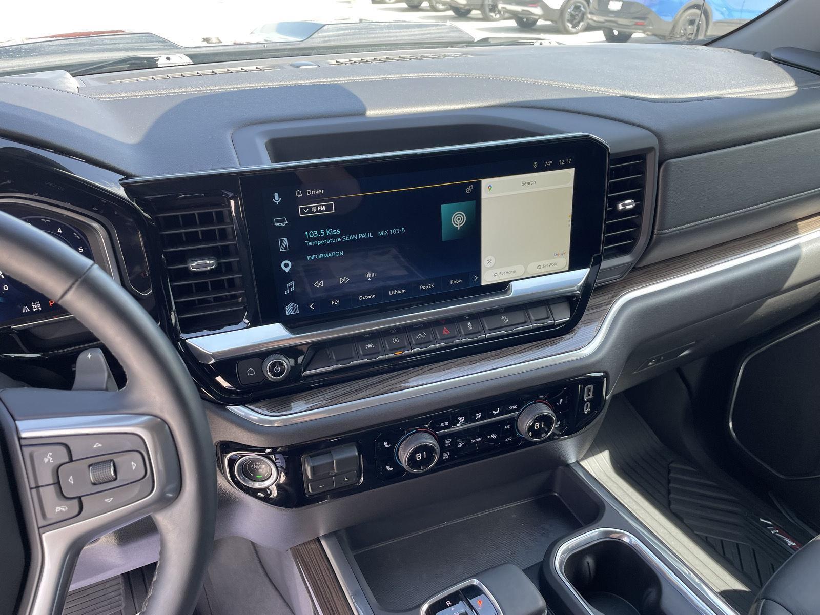 Vehicle photo 15