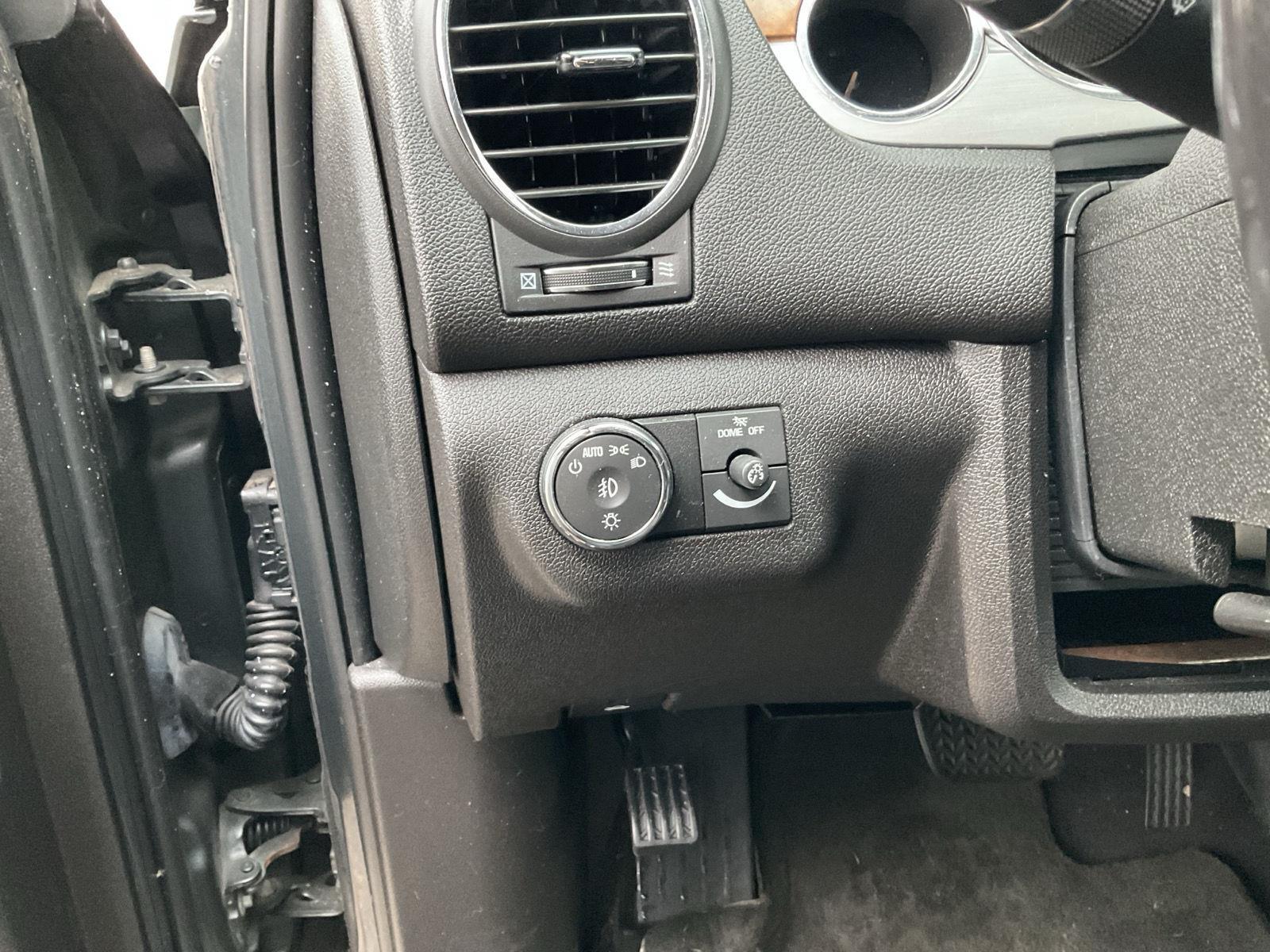 Vehicle photo 12