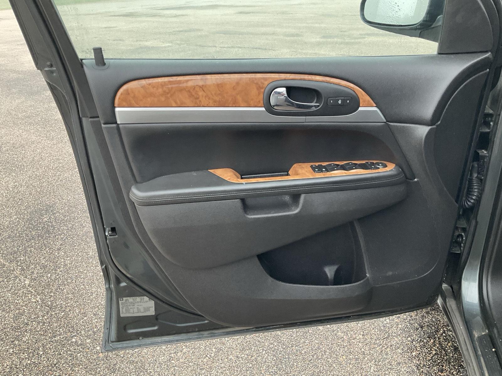 Vehicle photo 13