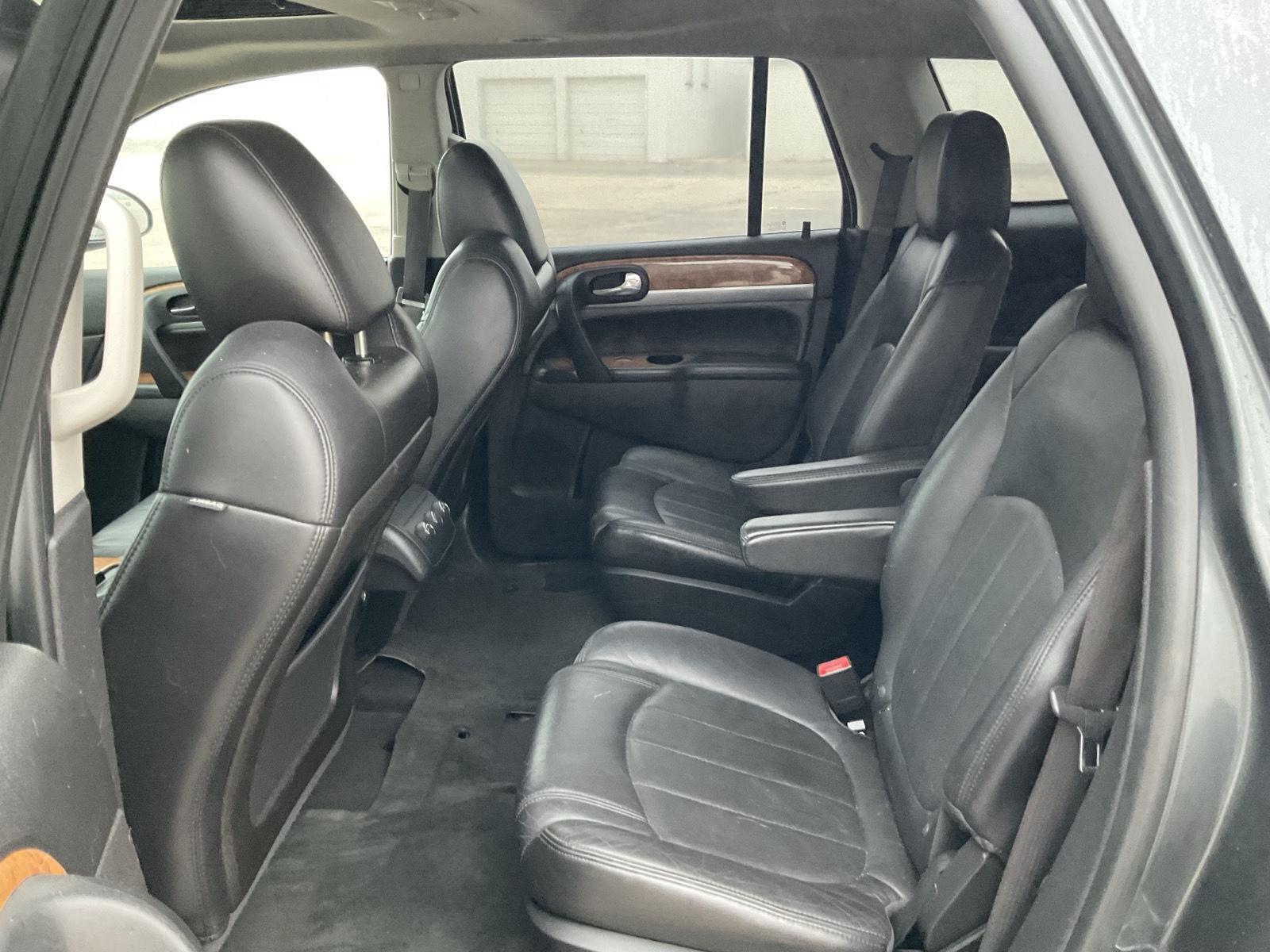 Vehicle photo 14