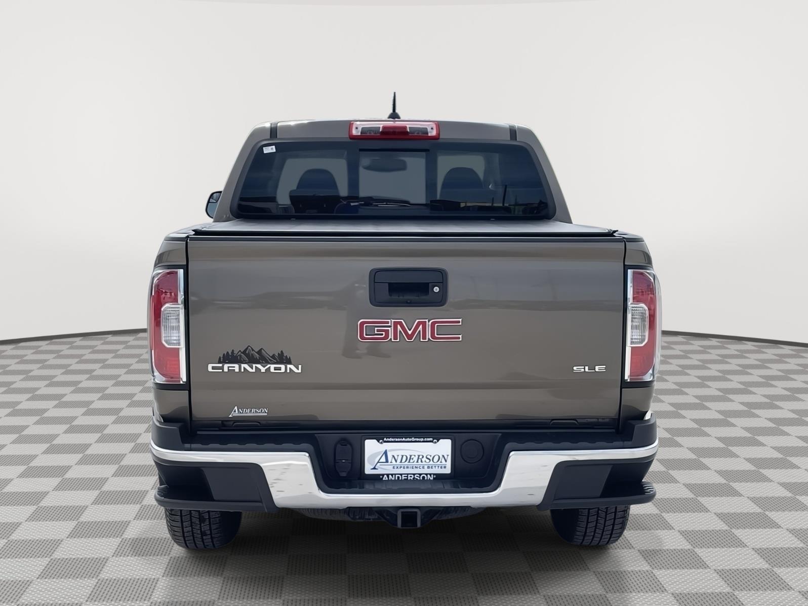 Vehicle photo 5