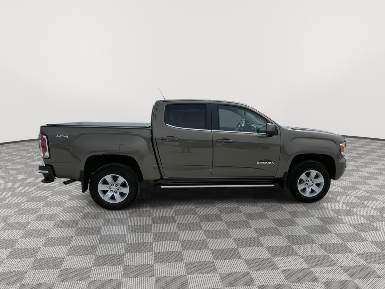 Vehicle photo 7