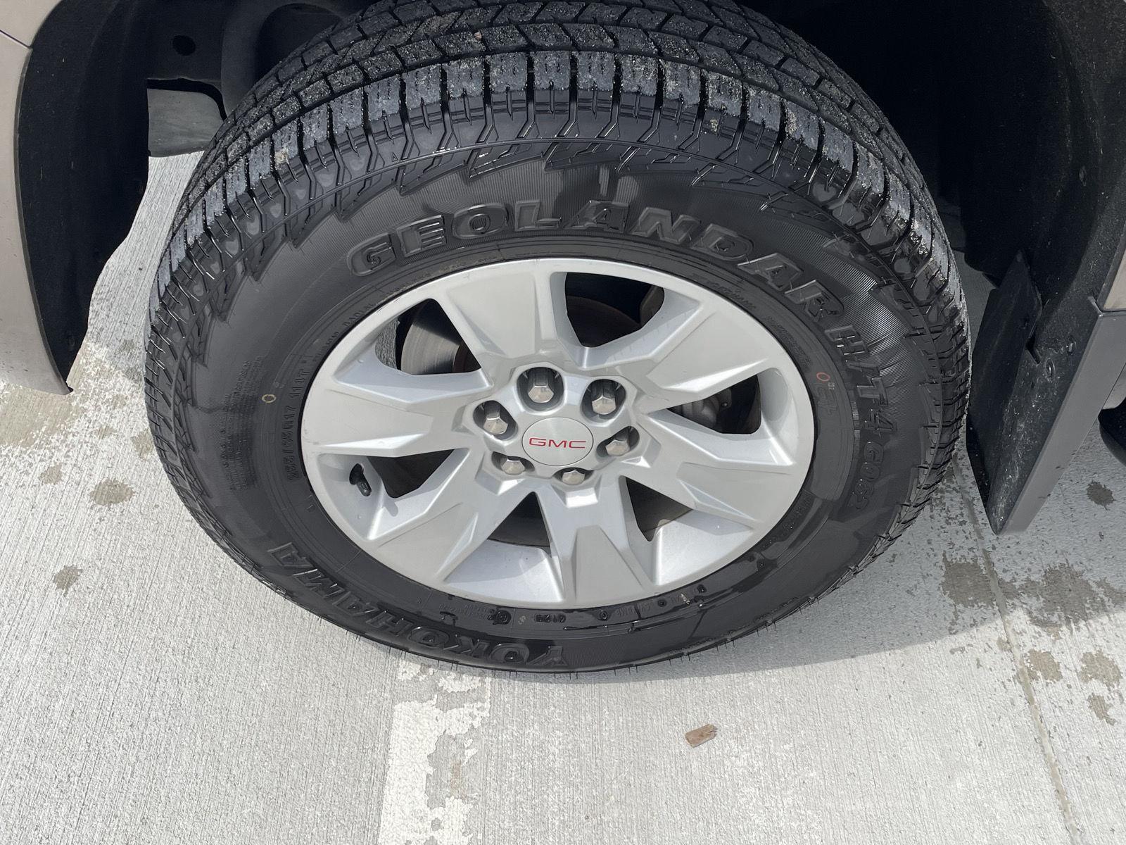 Vehicle photo 10