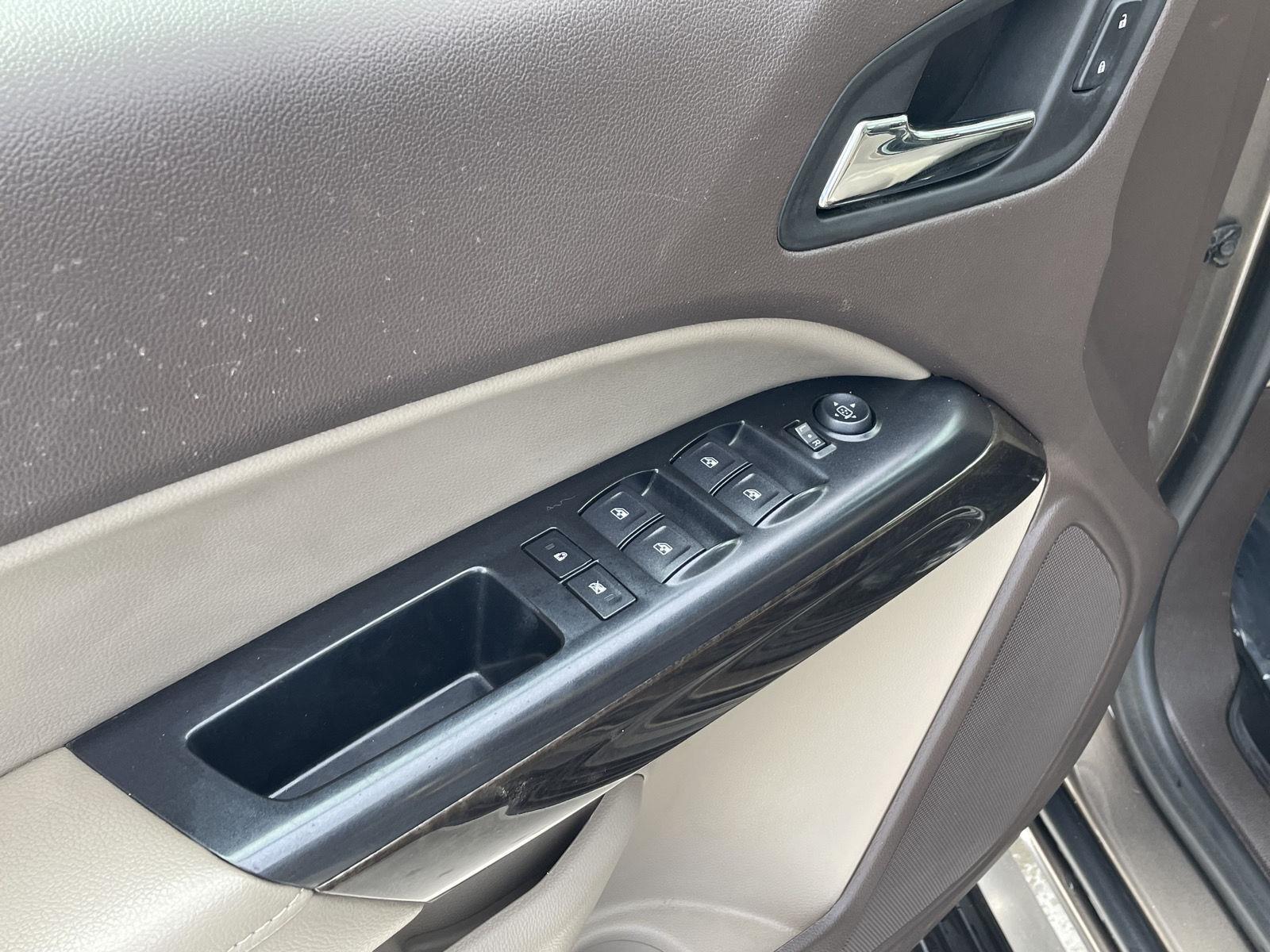 Vehicle photo 12