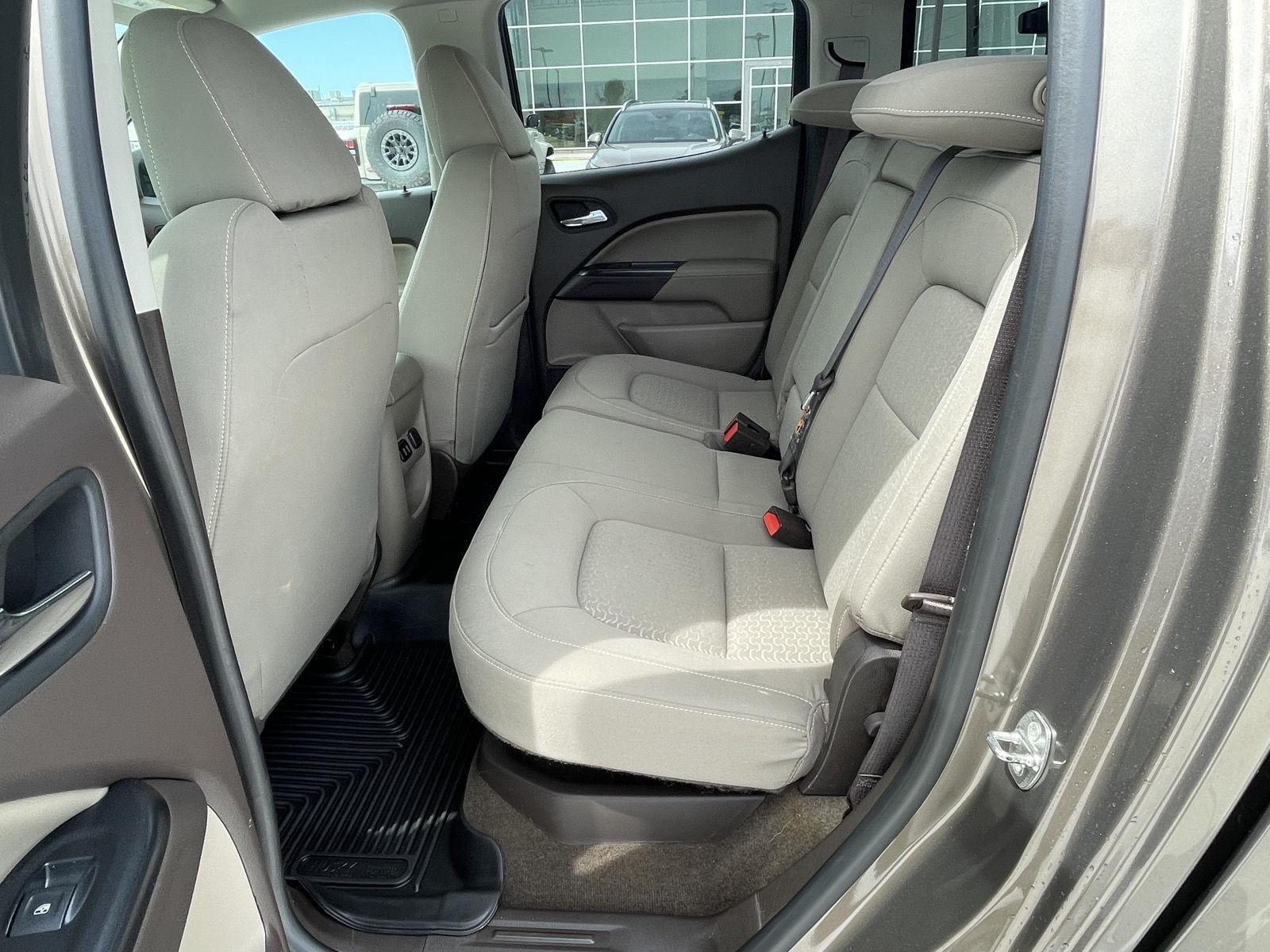 Vehicle photo 15