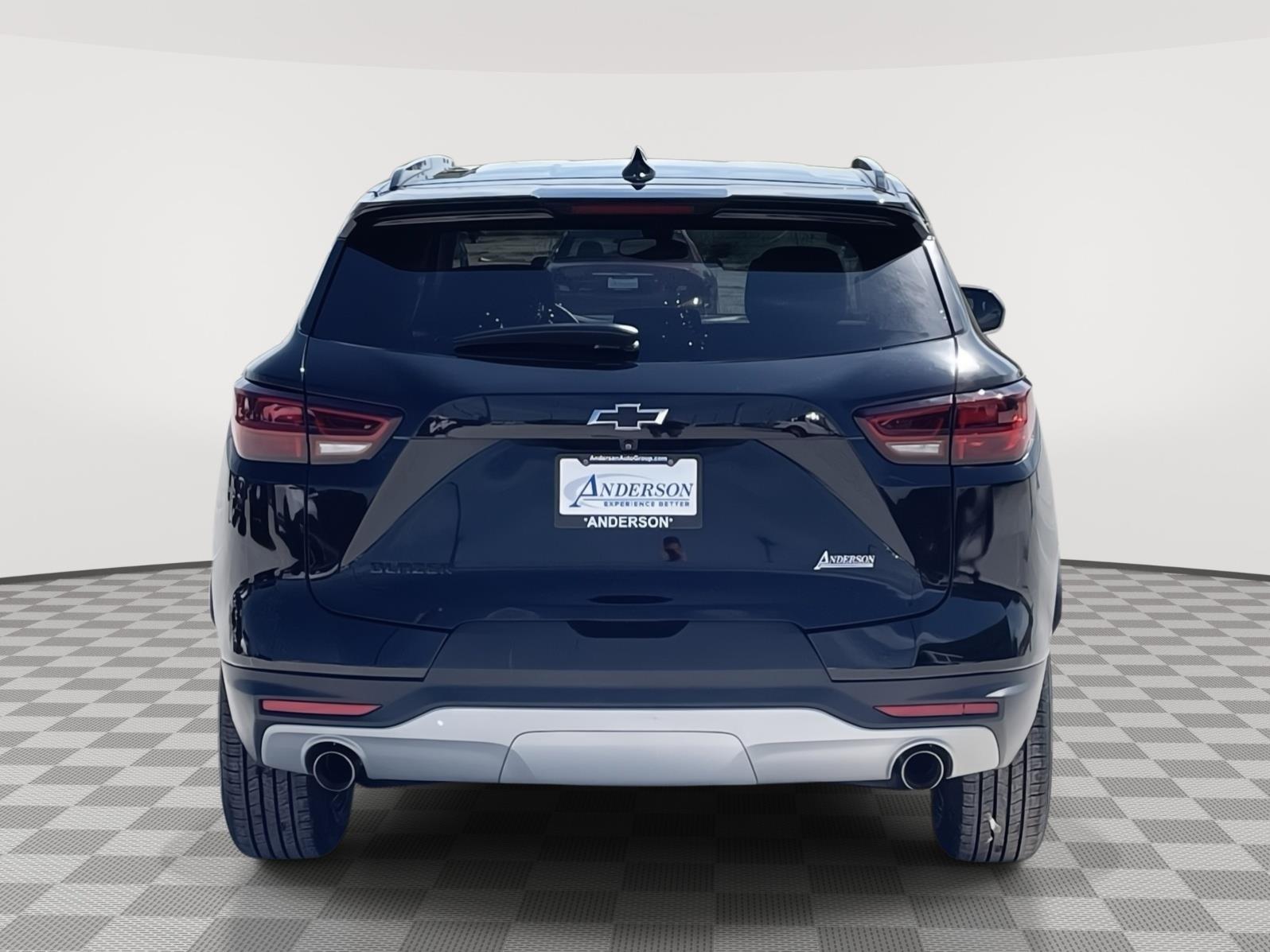 Vehicle photo 5