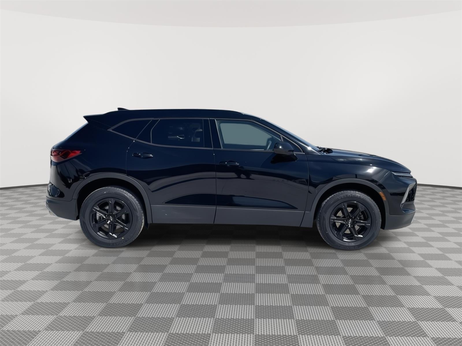 Vehicle photo 7