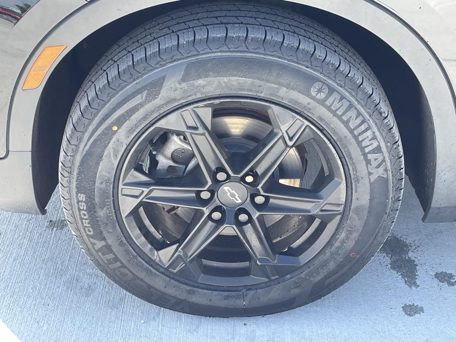 Vehicle photo 10