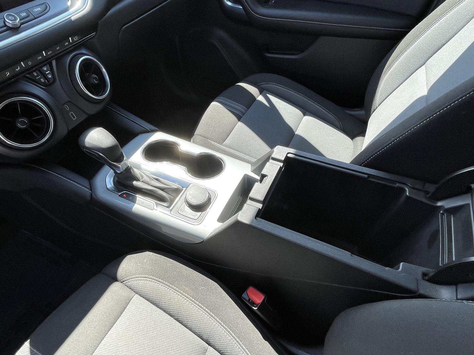 Vehicle photo 15