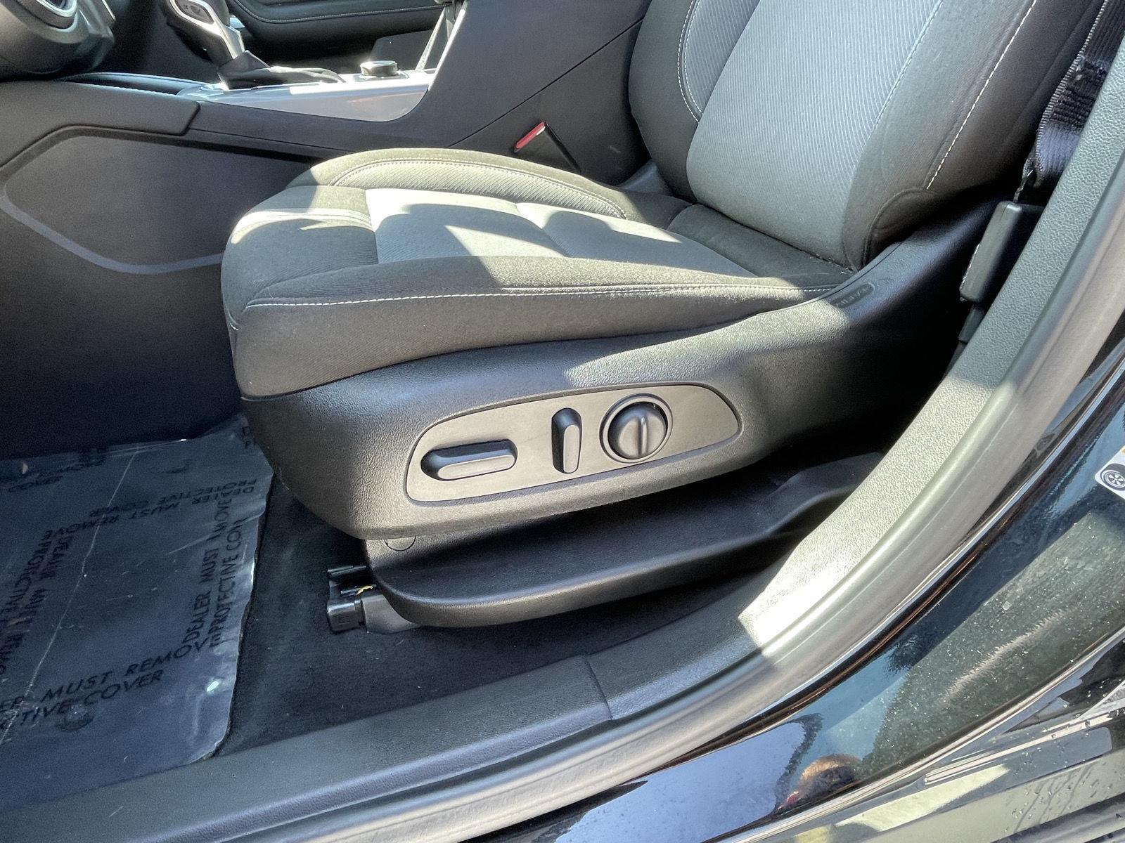 Vehicle photo 16