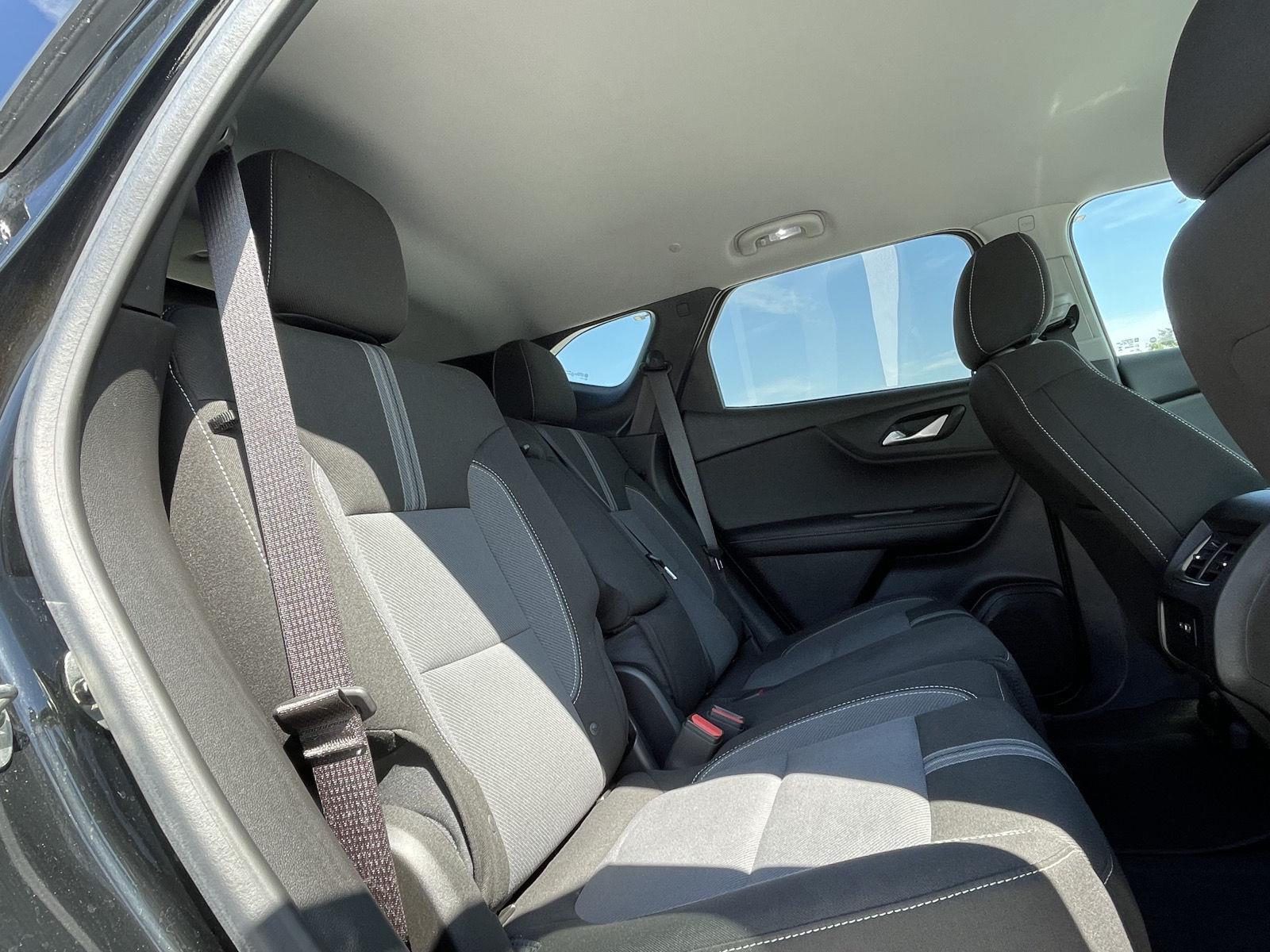 Vehicle photo 18