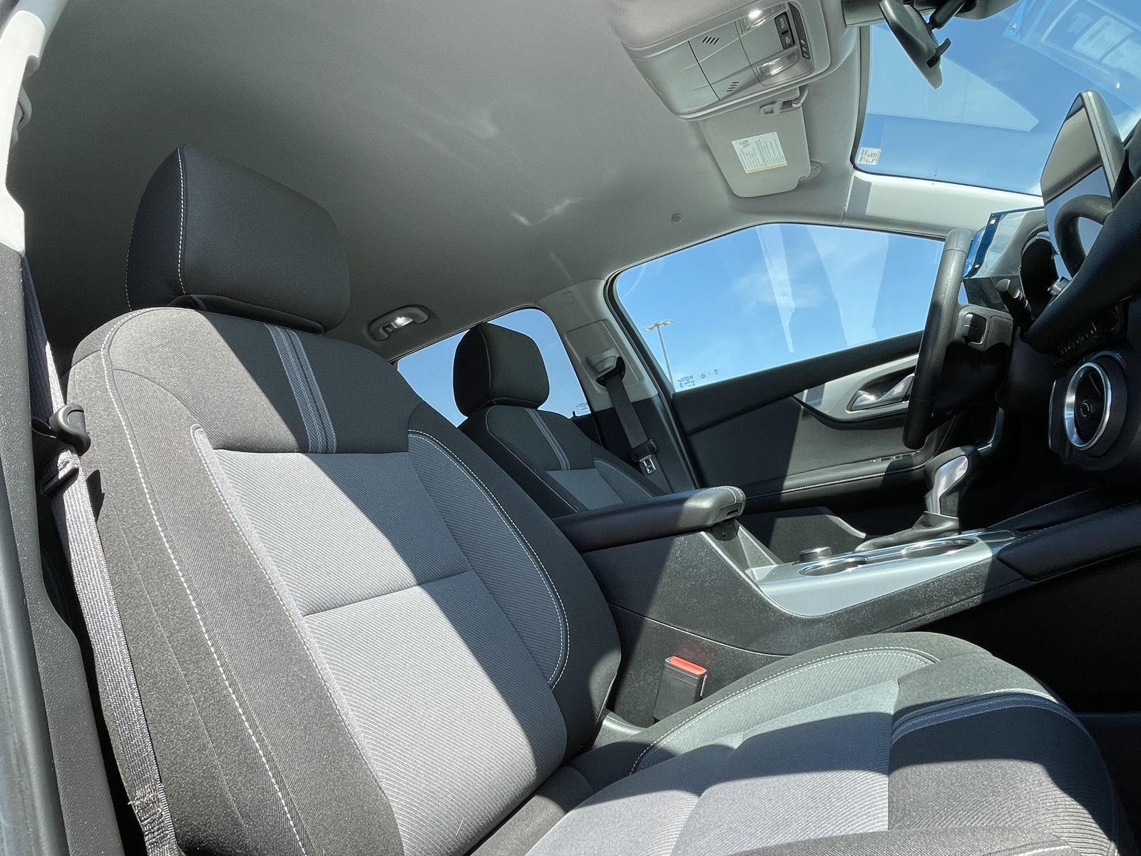 Vehicle photo 20
