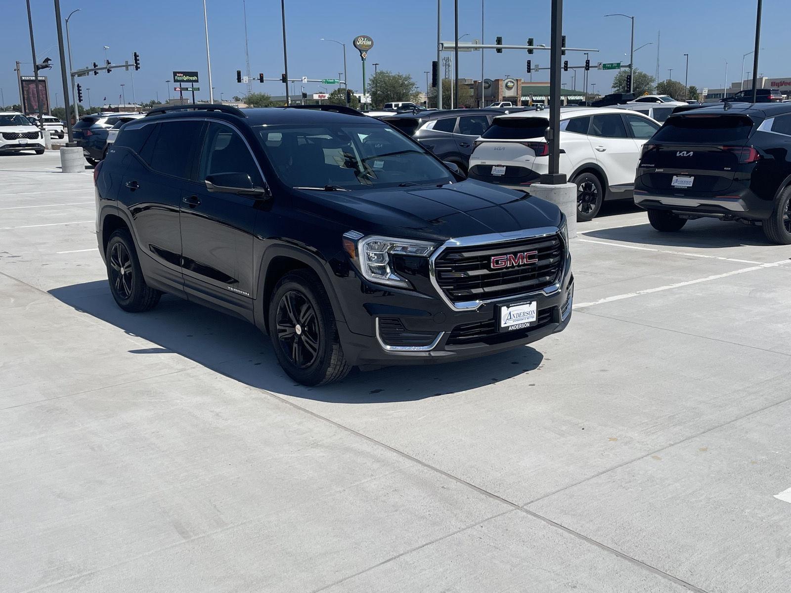Vehicle photo 8