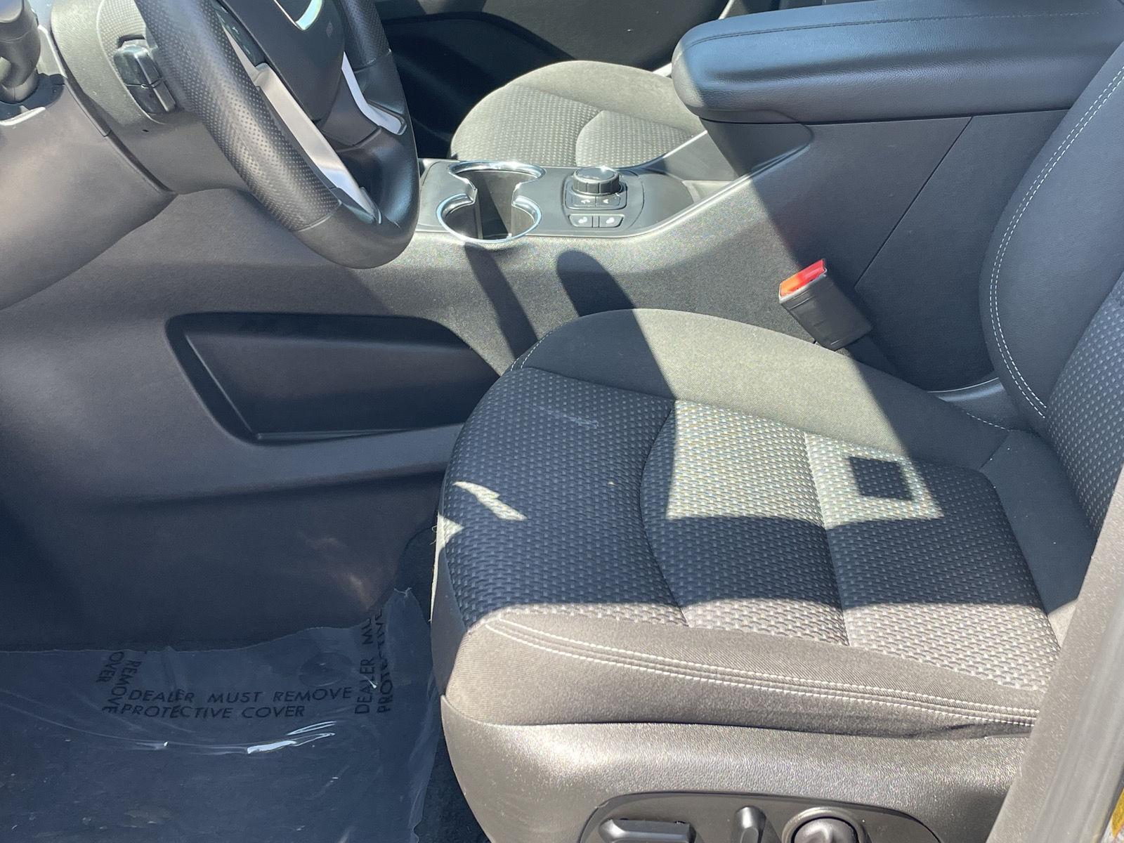 Vehicle photo 13