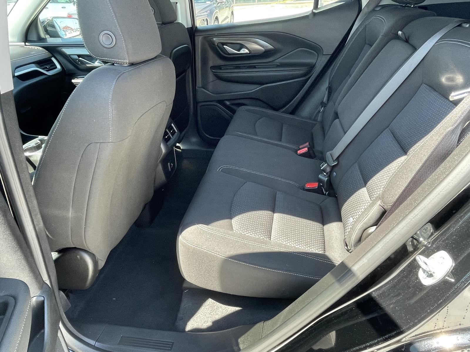 Vehicle photo 15
