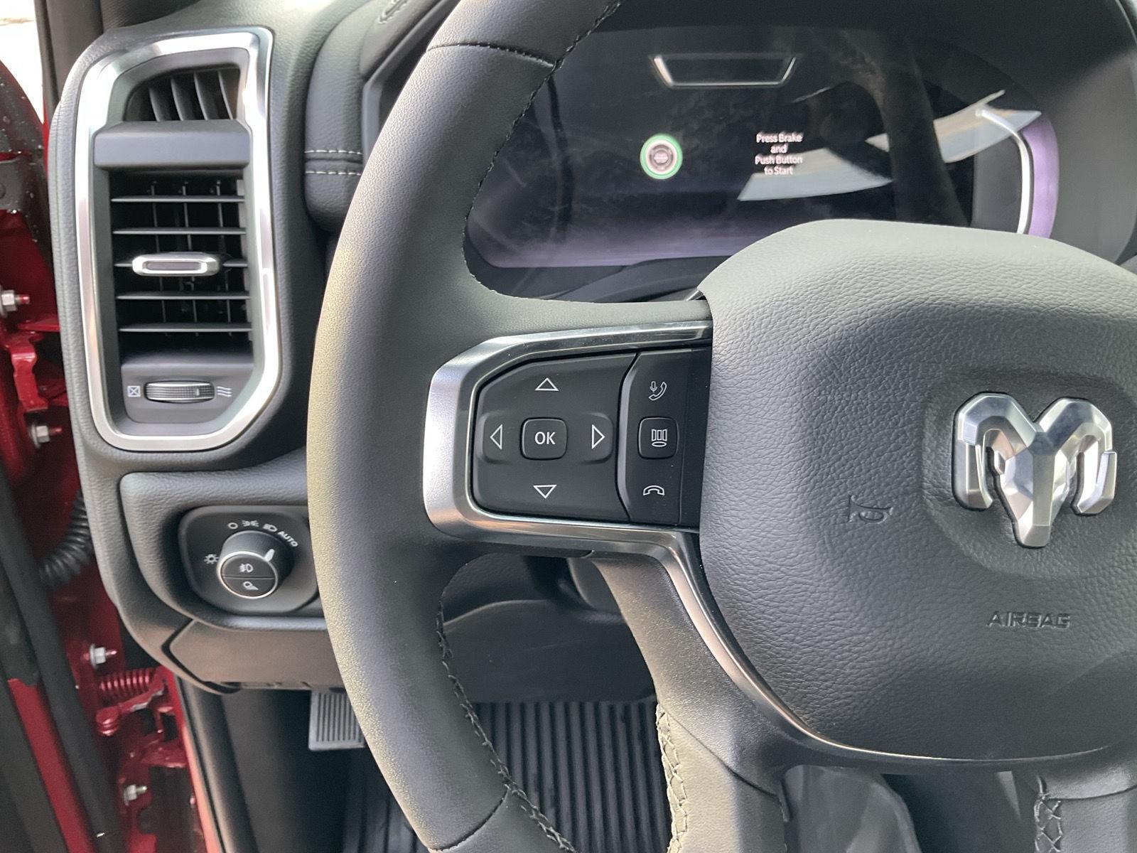 Vehicle photo 11