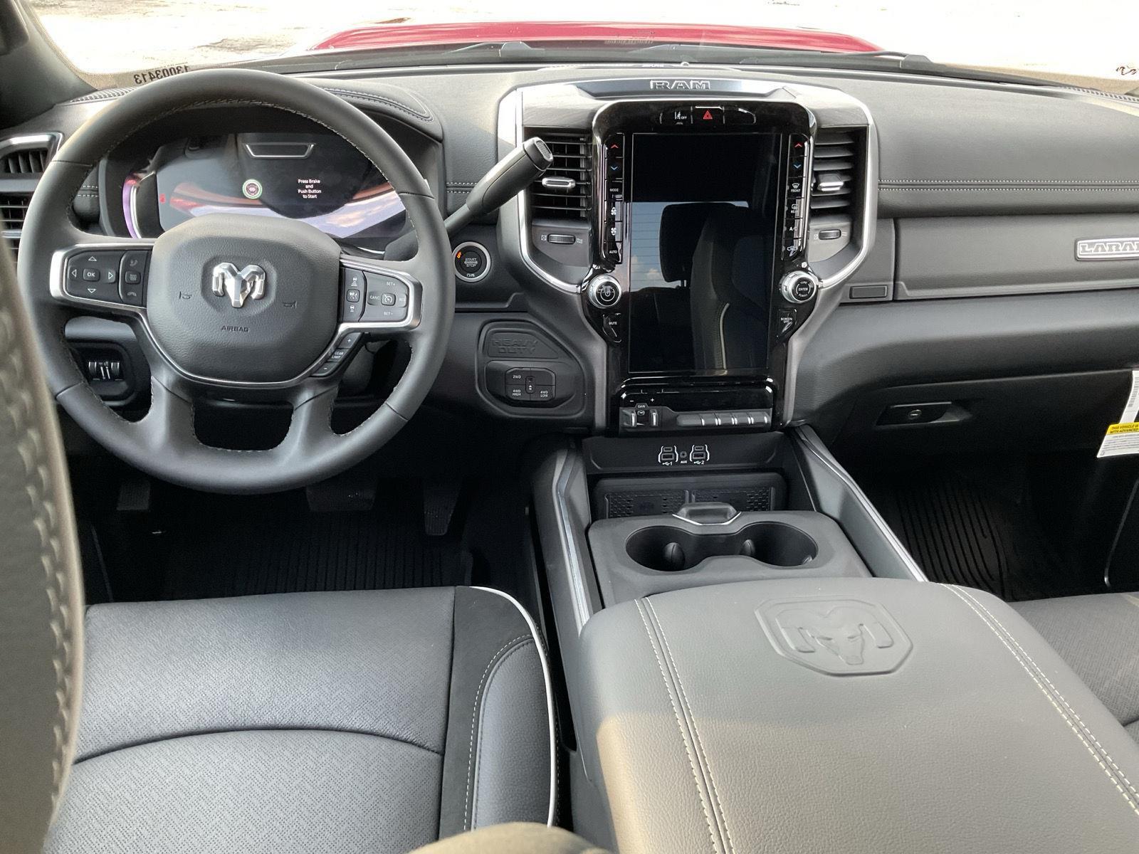 Vehicle photo 19