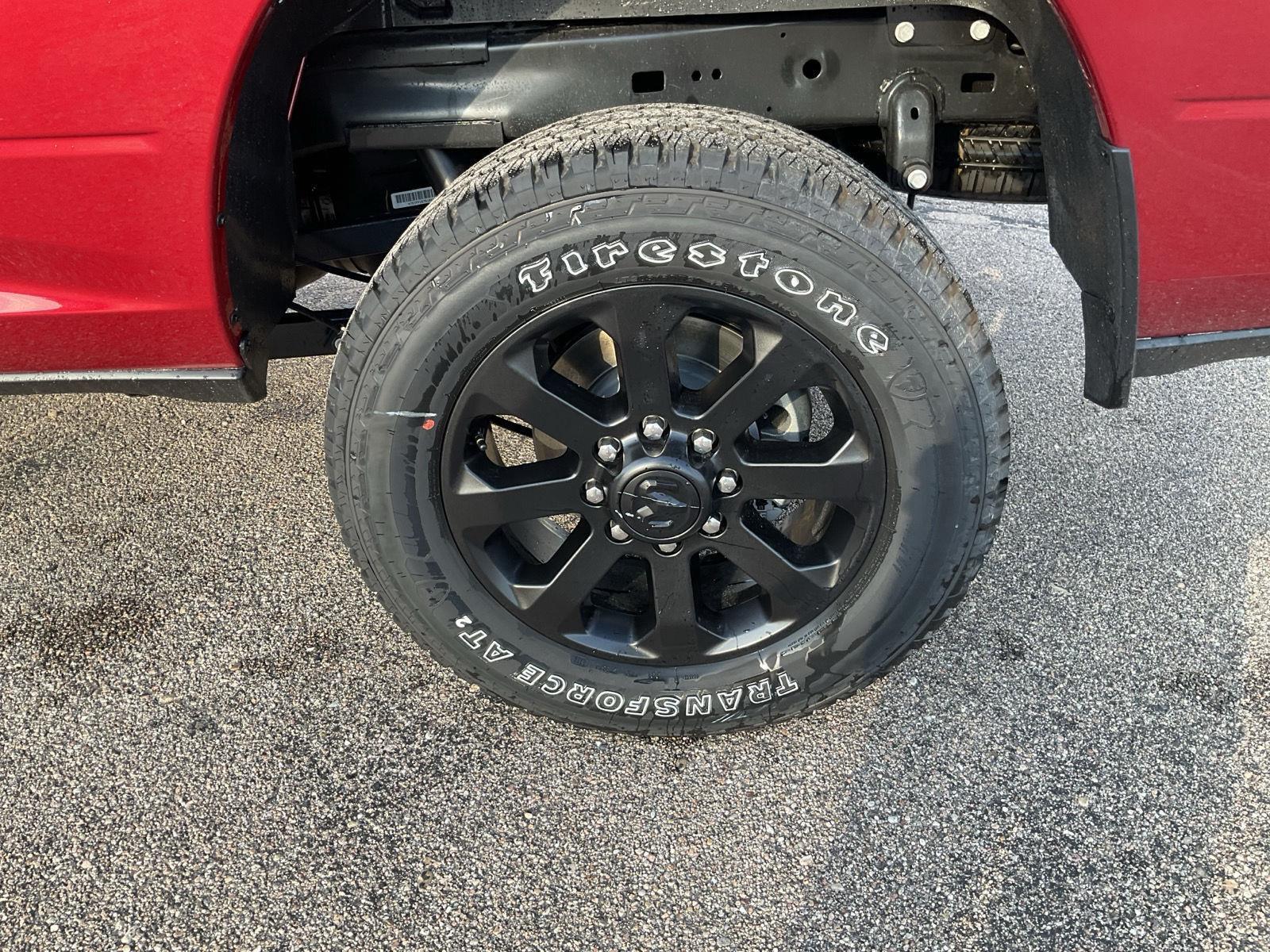 Vehicle photo 20