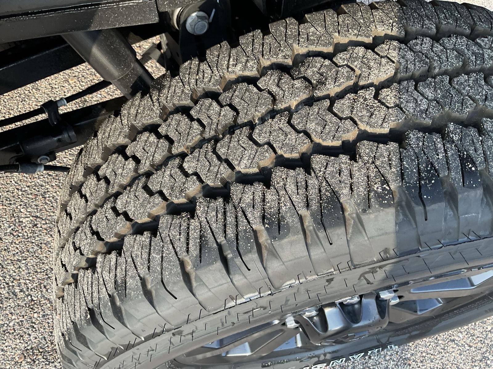 Vehicle photo 21