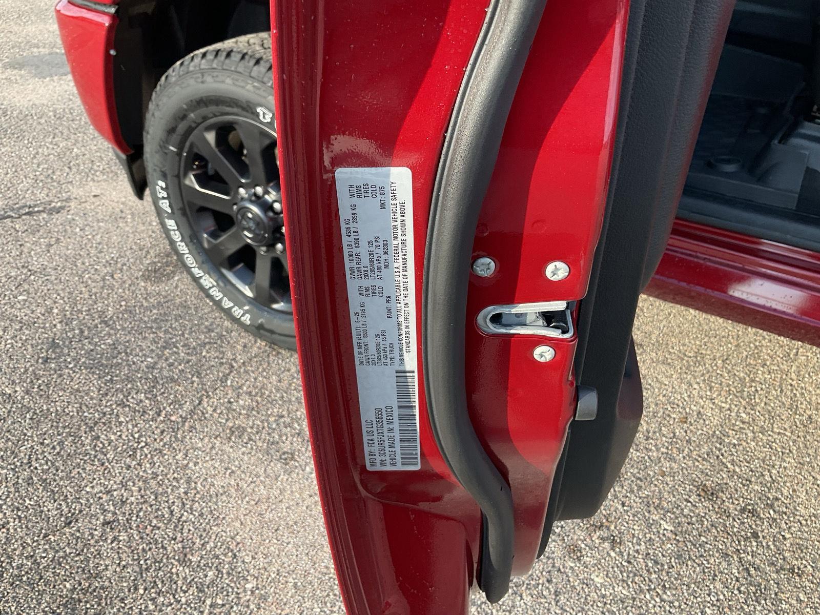 Vehicle photo 22