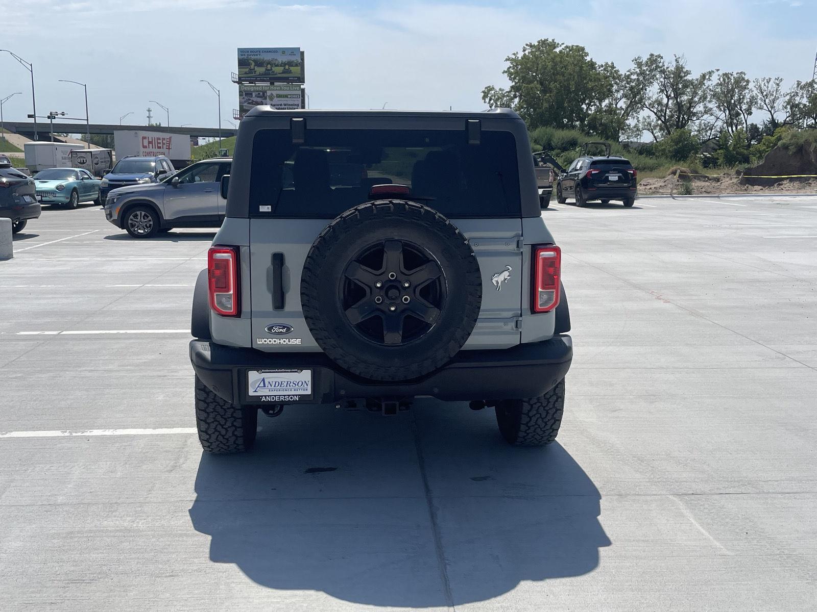 Vehicle photo 5
