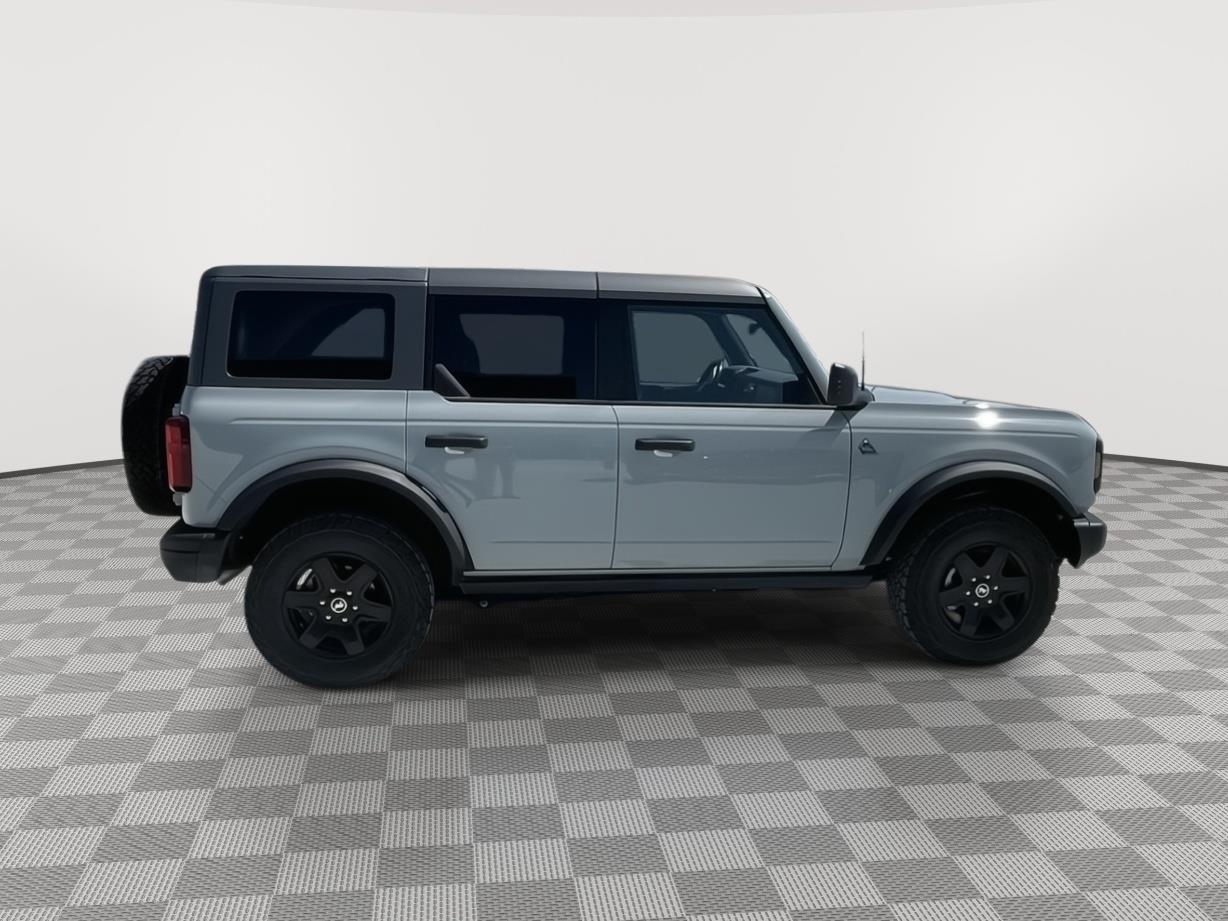 Vehicle photo 7