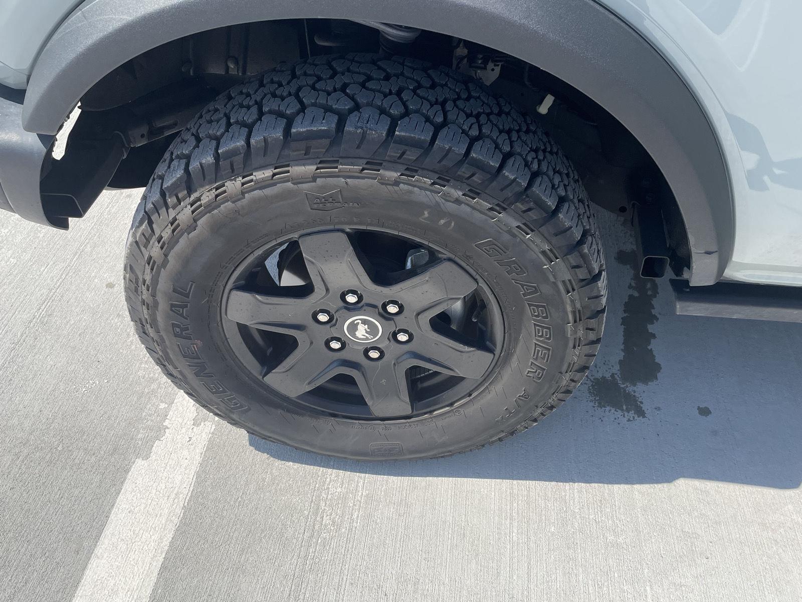 Vehicle photo 11