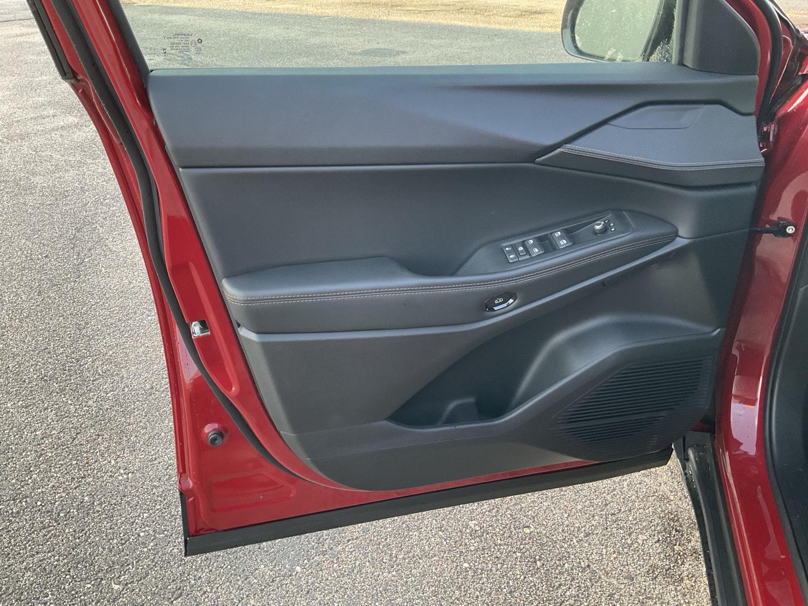 Vehicle photo 13
