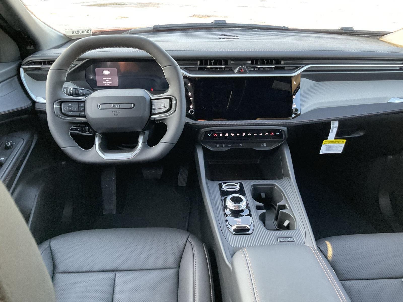 Vehicle photo 18