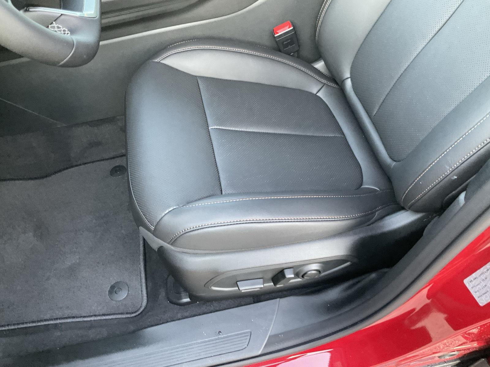 Vehicle photo 20