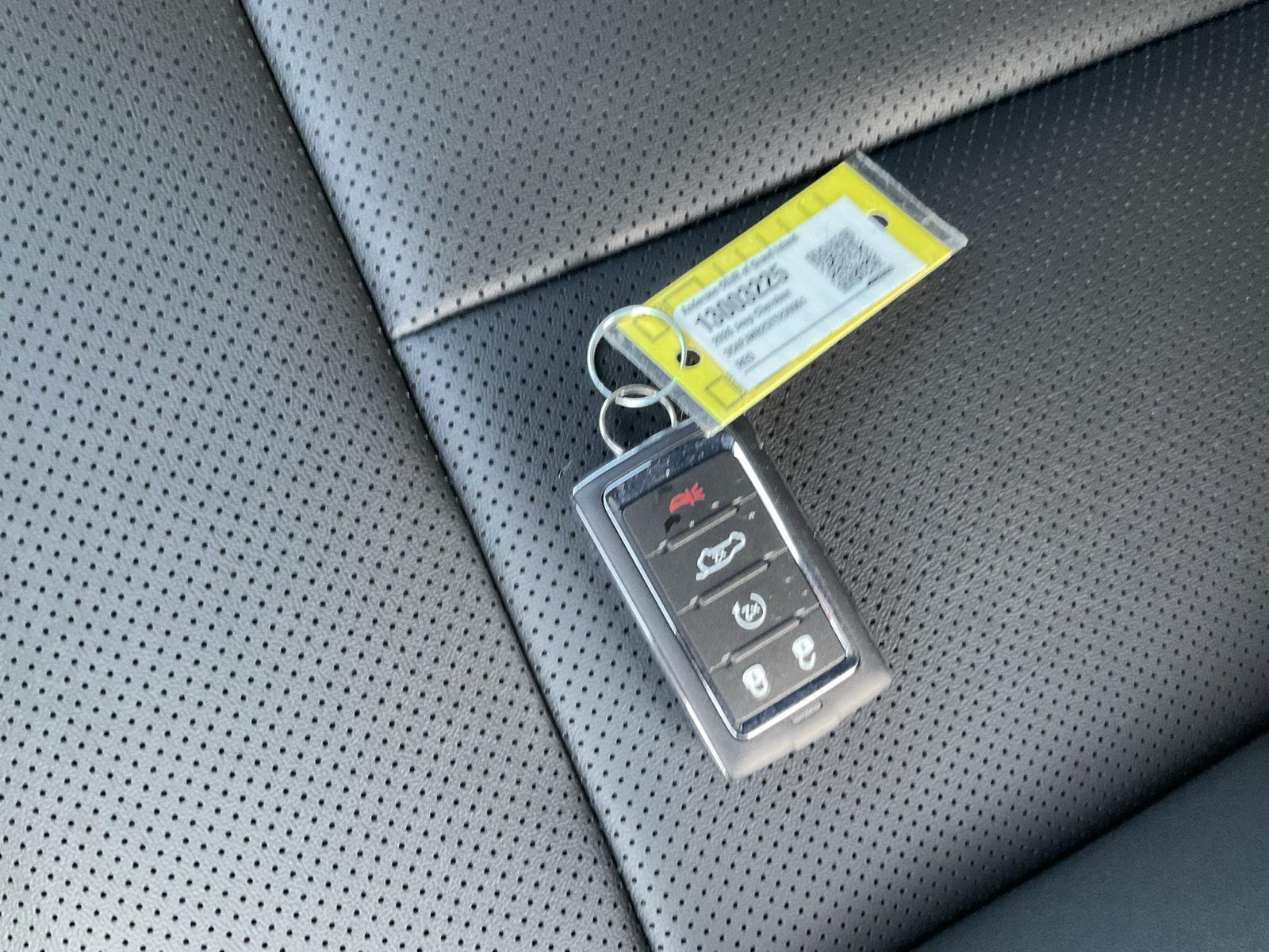 Vehicle photo 22