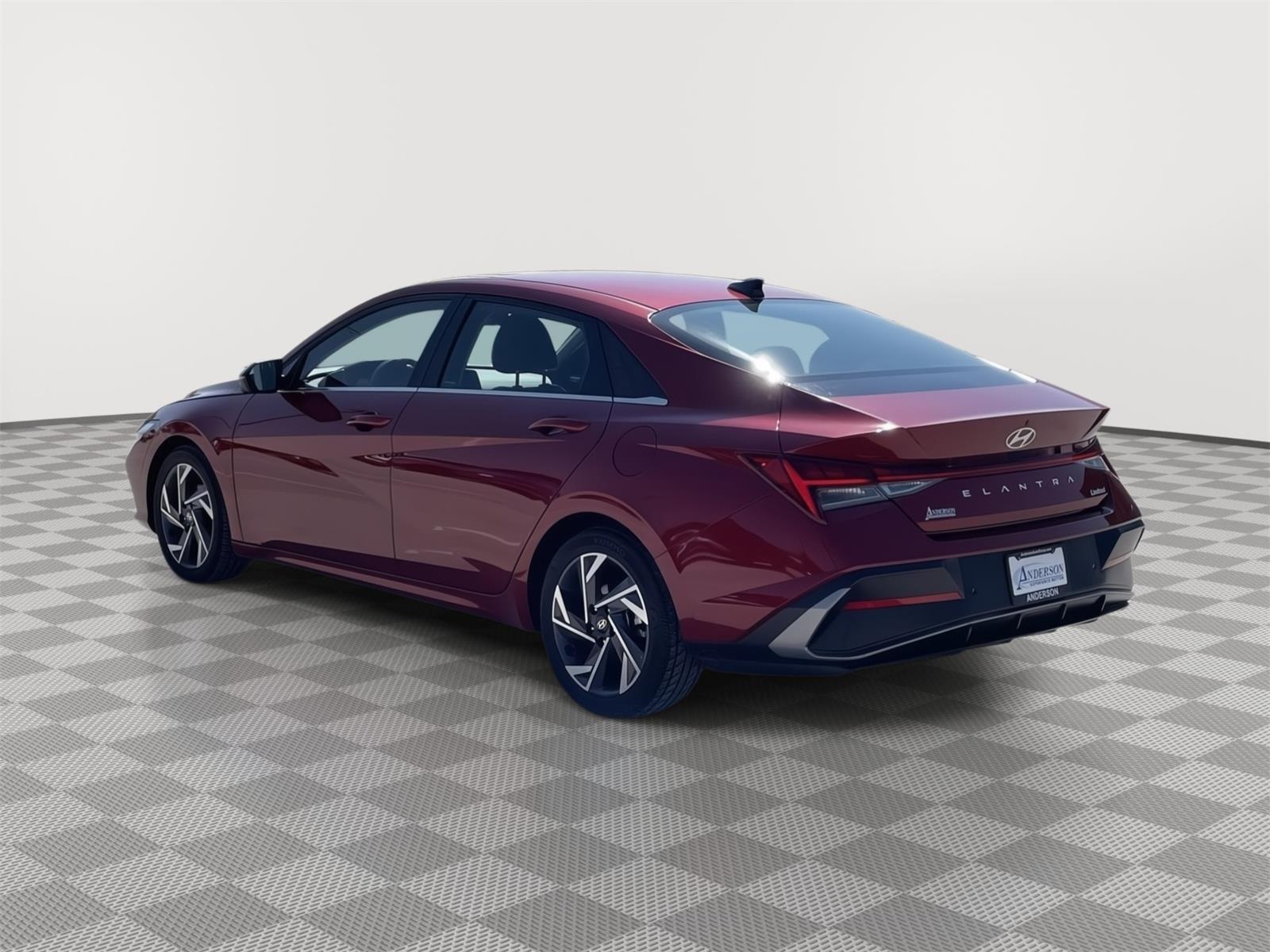 Vehicle photo 4