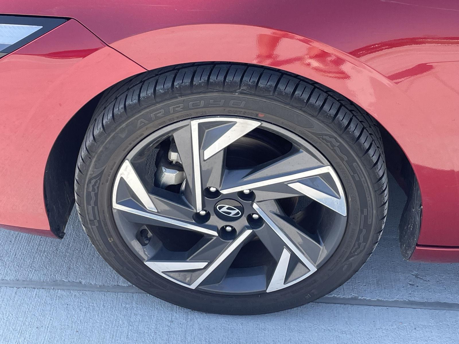 Vehicle photo 10