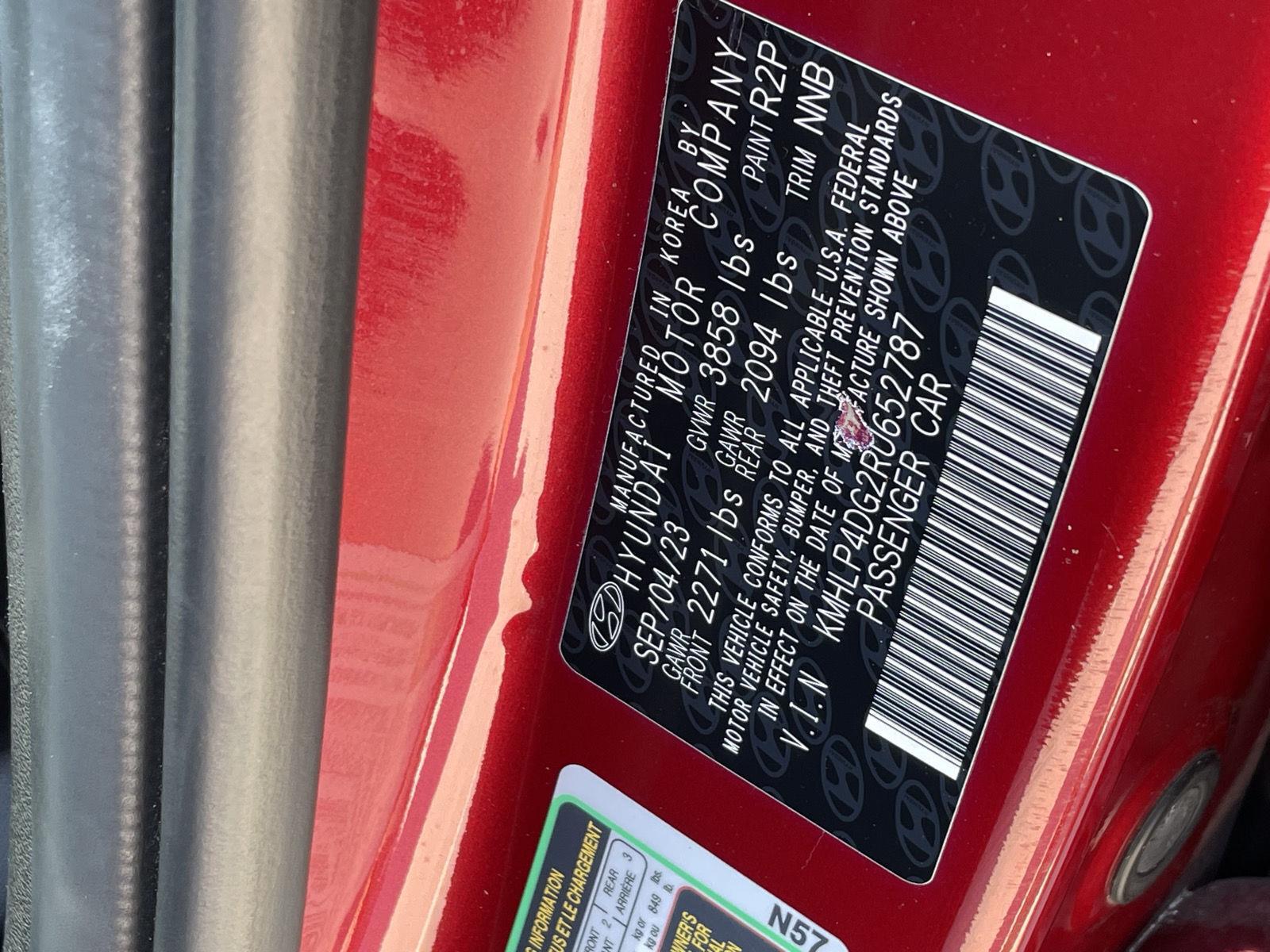 Vehicle photo 11