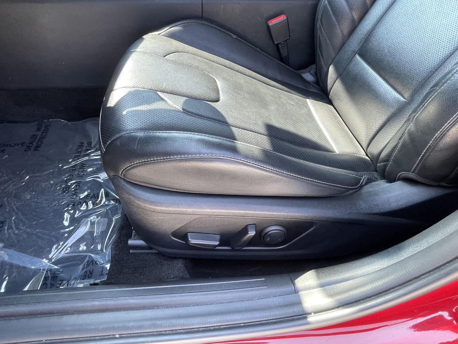 Vehicle photo 16