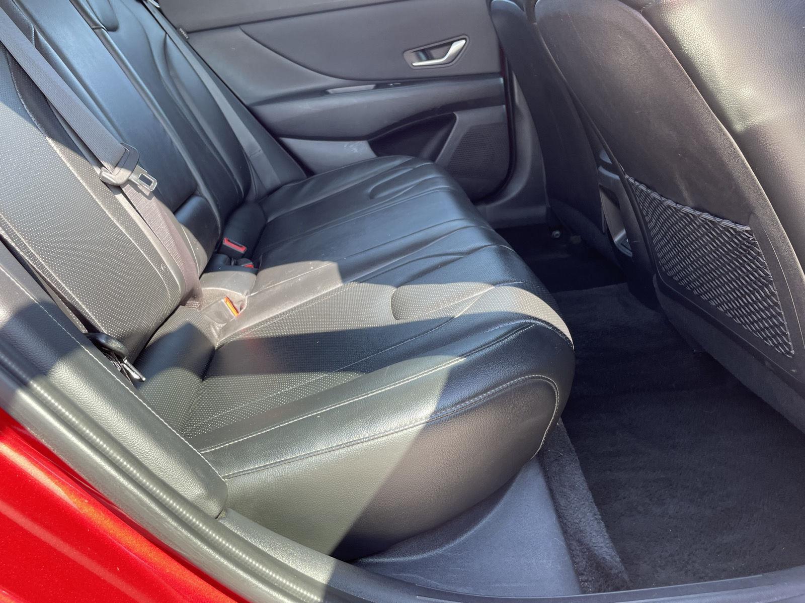 Vehicle photo 17