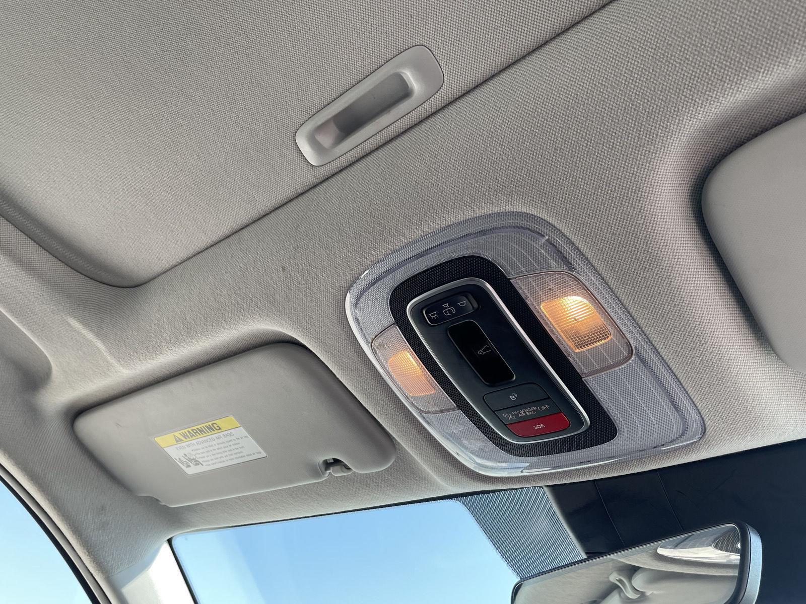 Vehicle photo 21