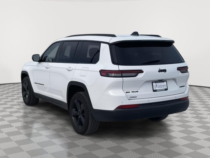 Vehicle photo 4