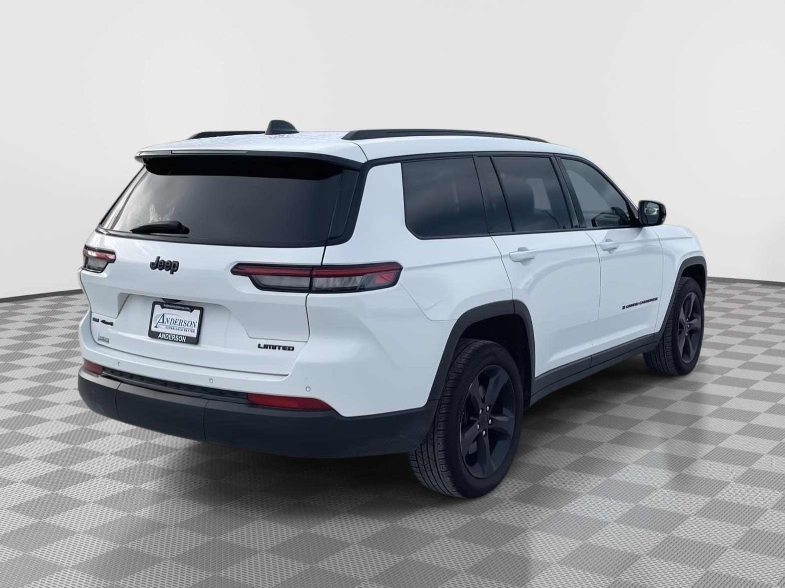 Vehicle photo 6
