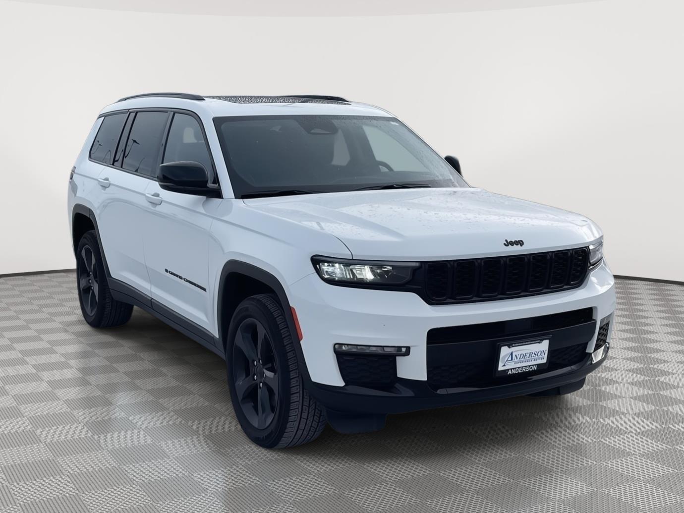 Vehicle photo 8