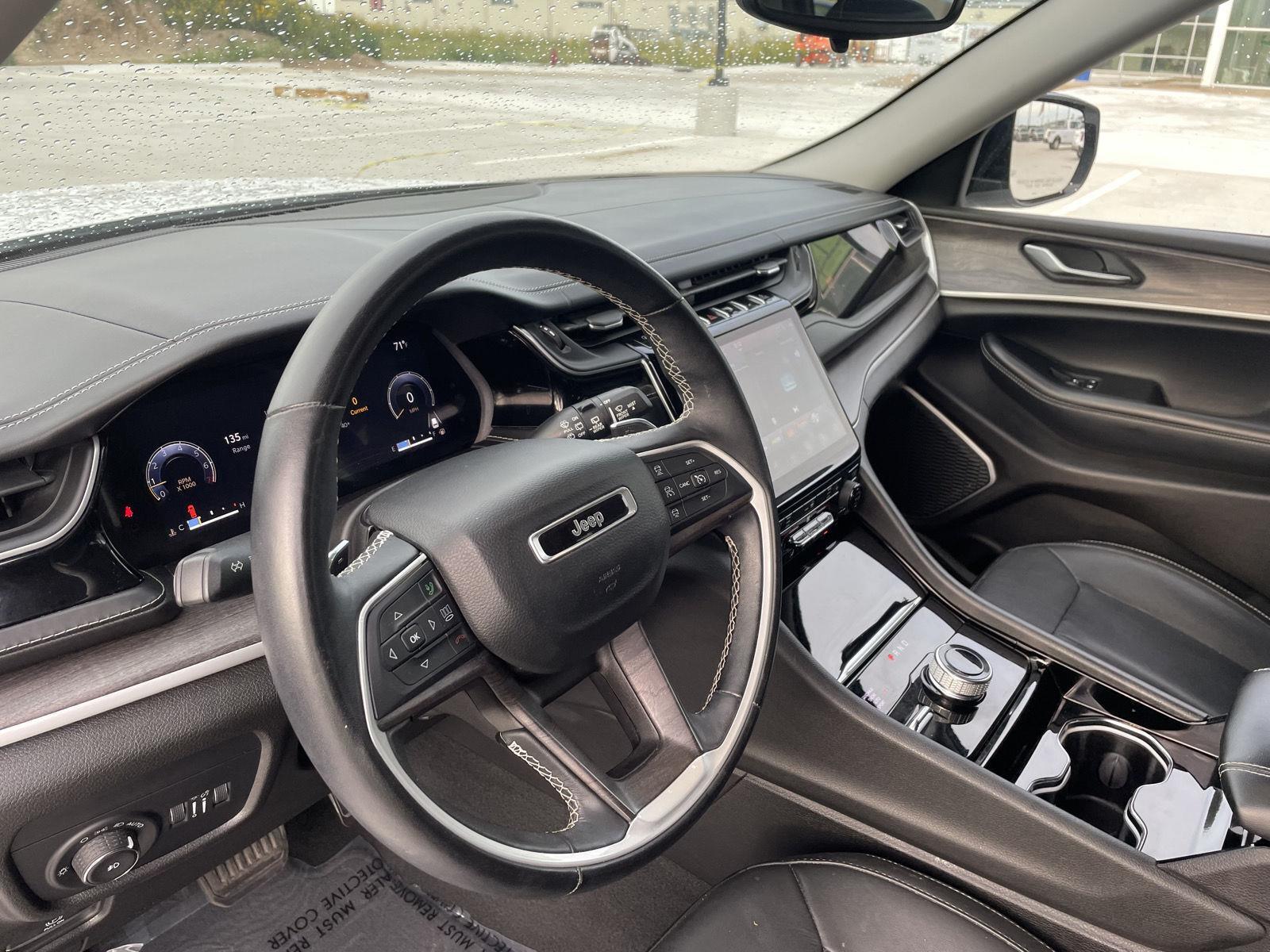 Vehicle photo 11