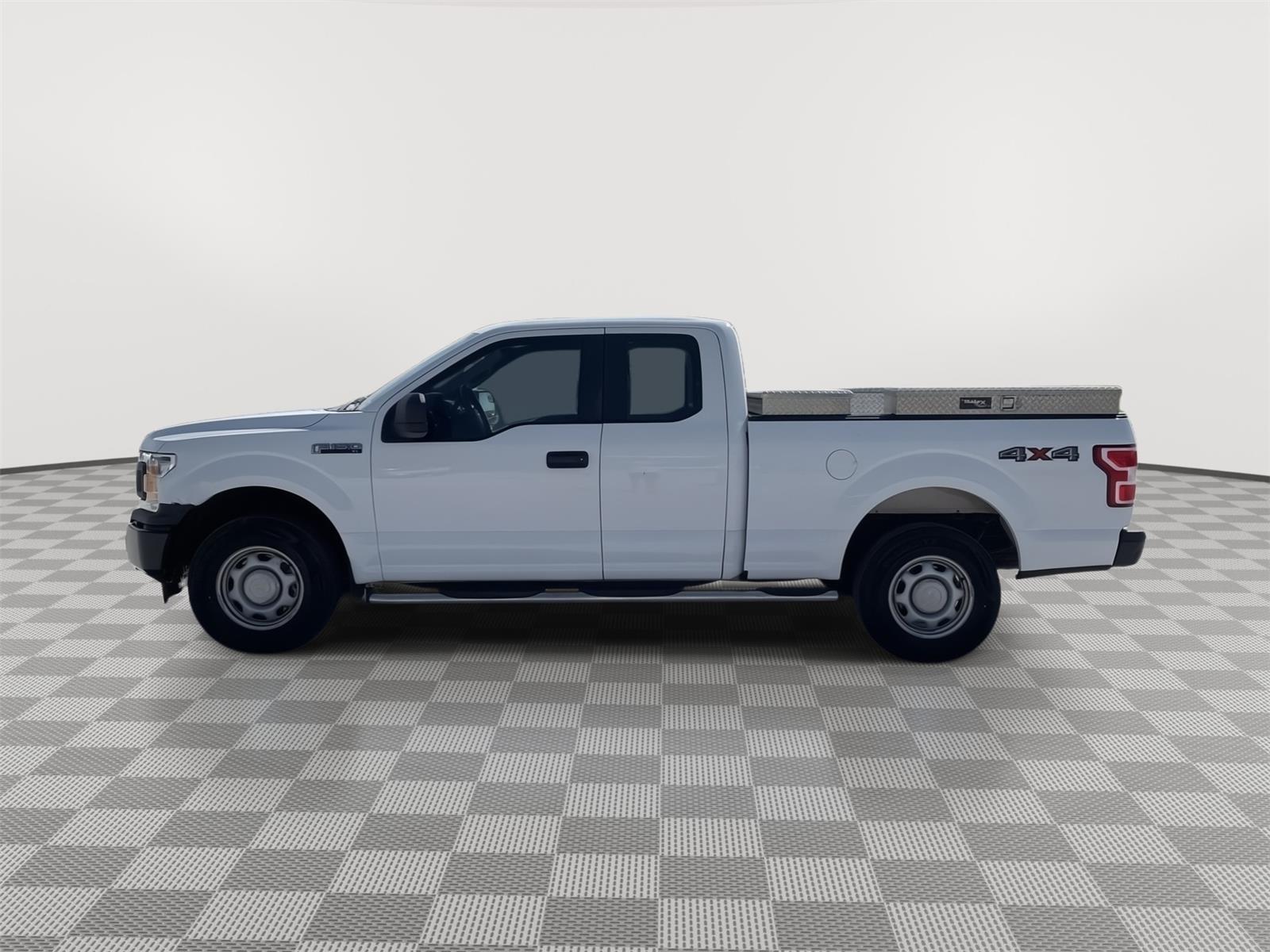 Vehicle photo 2