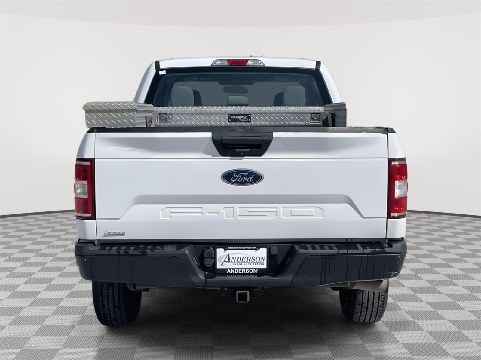 Vehicle photo 5