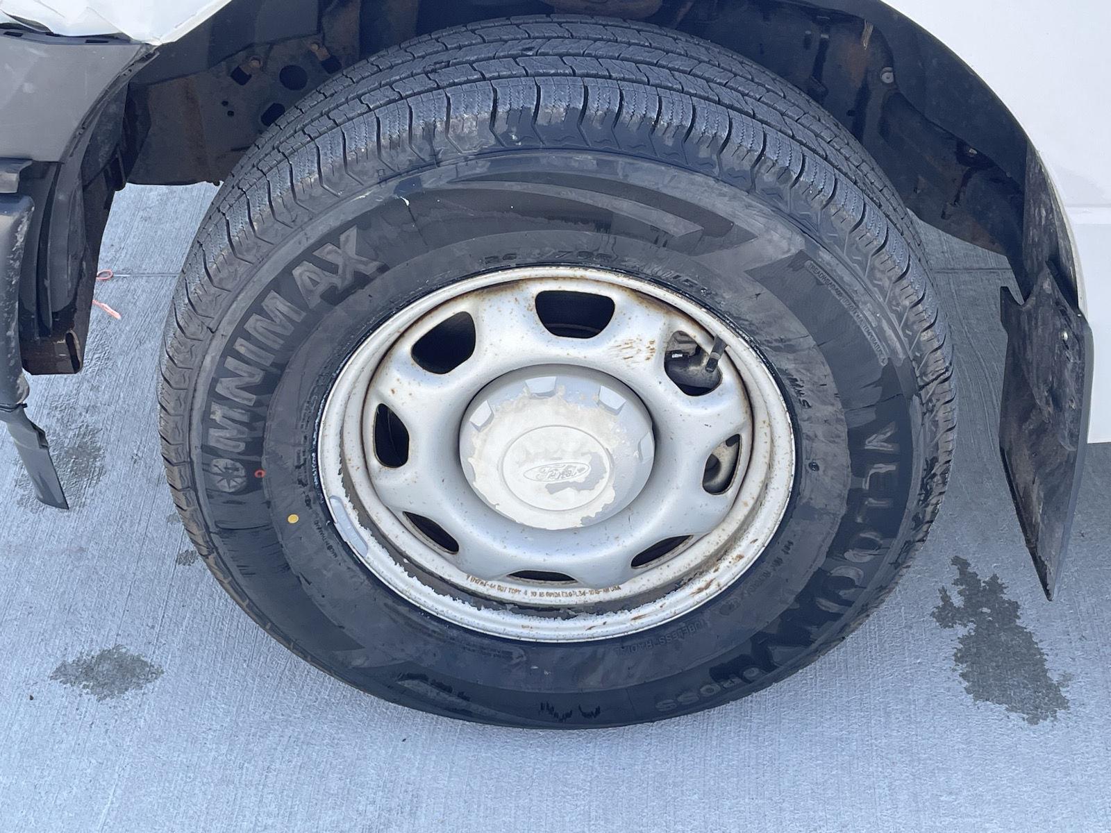 Vehicle photo 10