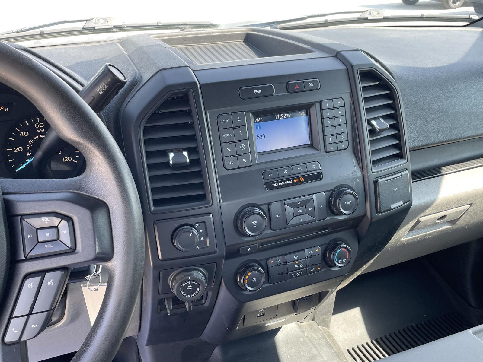 Vehicle photo 14