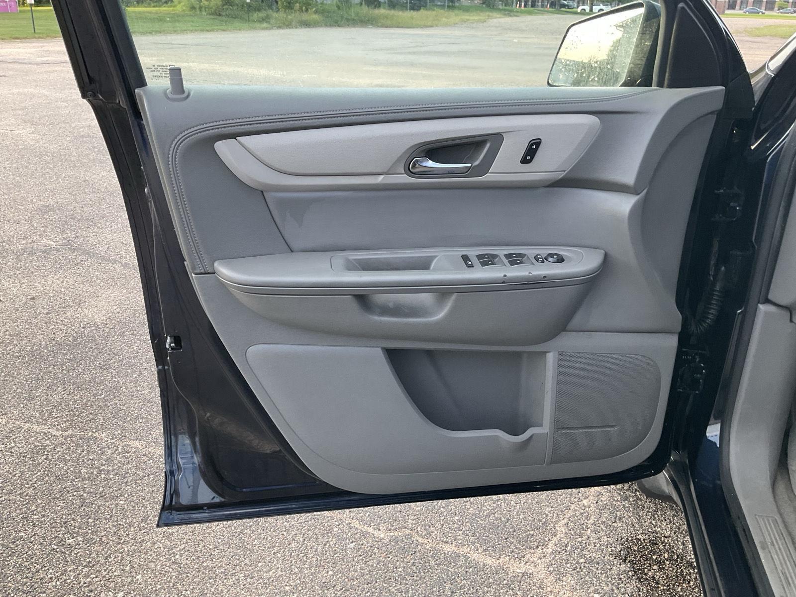 Vehicle photo 10