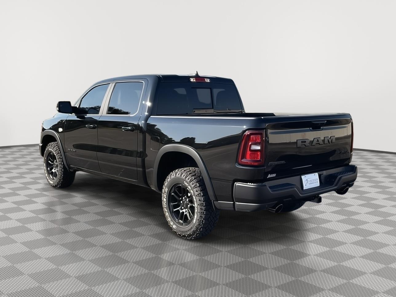 Vehicle photo 3